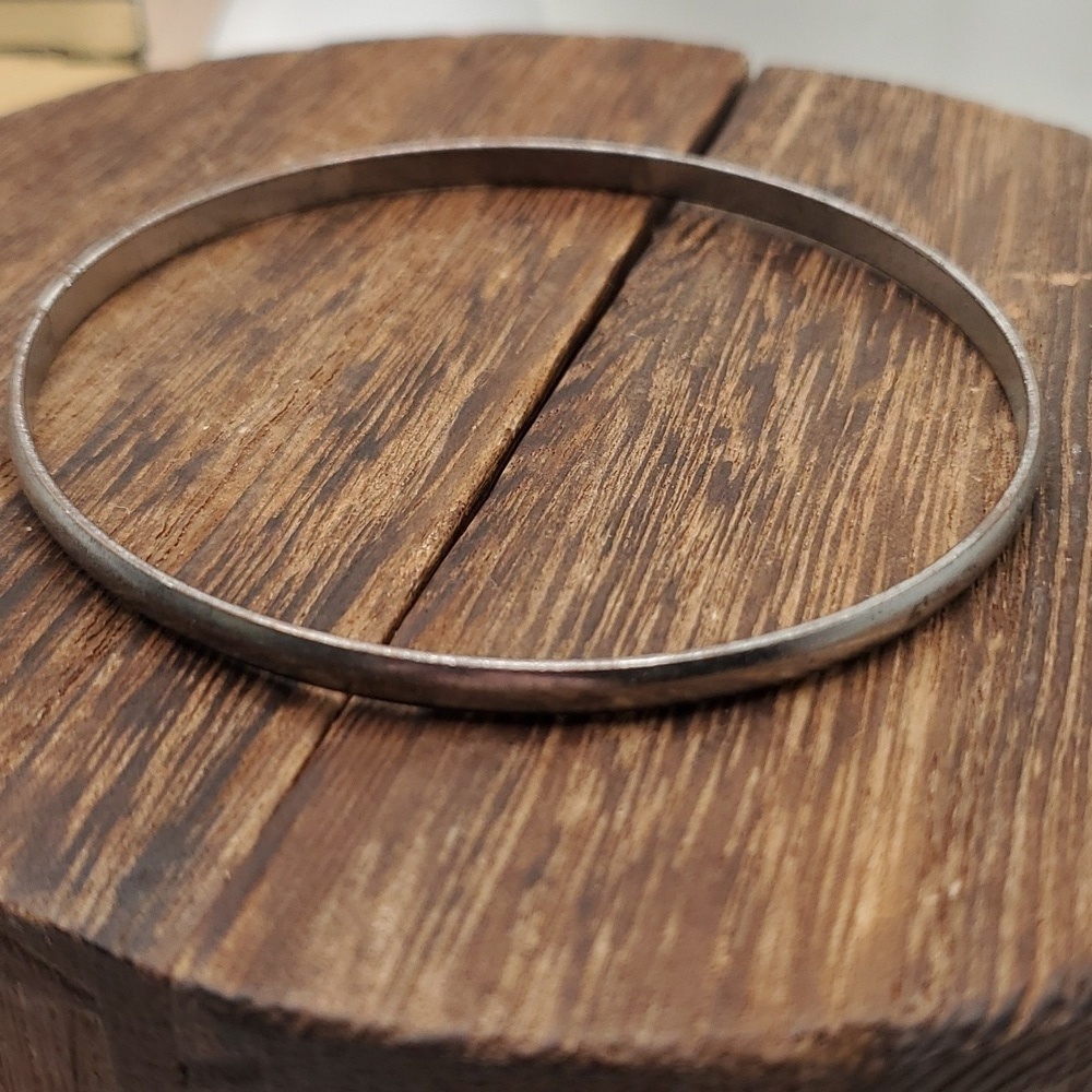 B1903‎ antiquated saucer bracelet silver tone